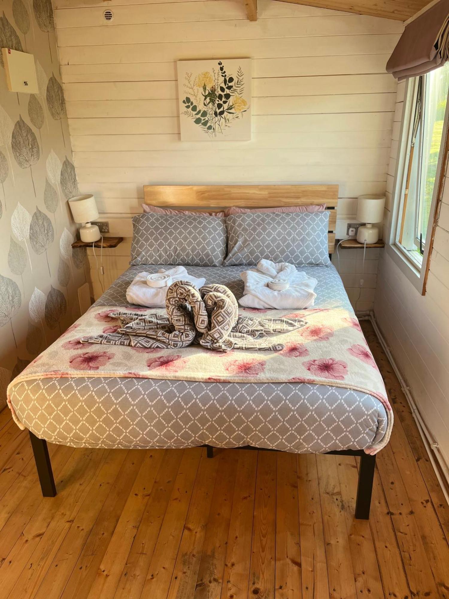 Ivy Rose No Hot Tub Apartment Bude